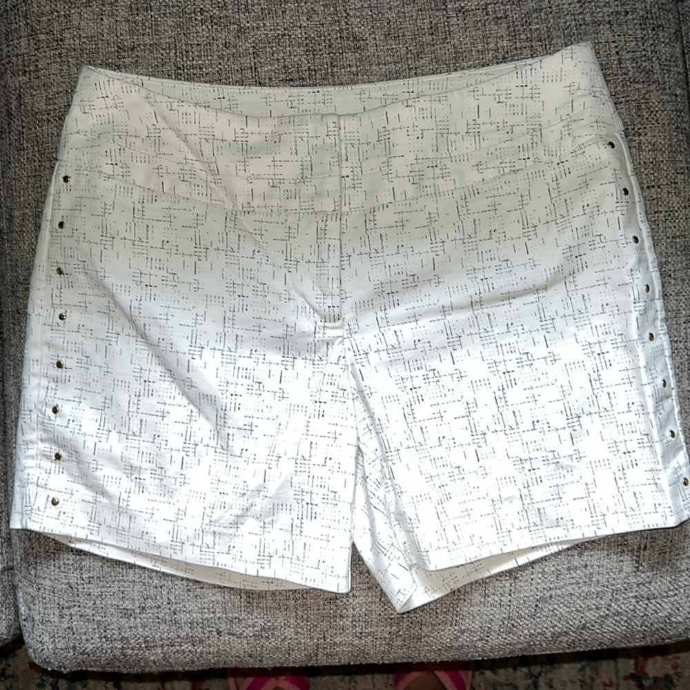 Apt.9 Women’s Black & White with Gold Detail Cotton Spandex Shorts Size 8